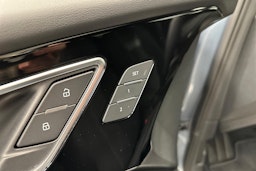 sininen Audi Q4 e-tron 2024 kuva 23.