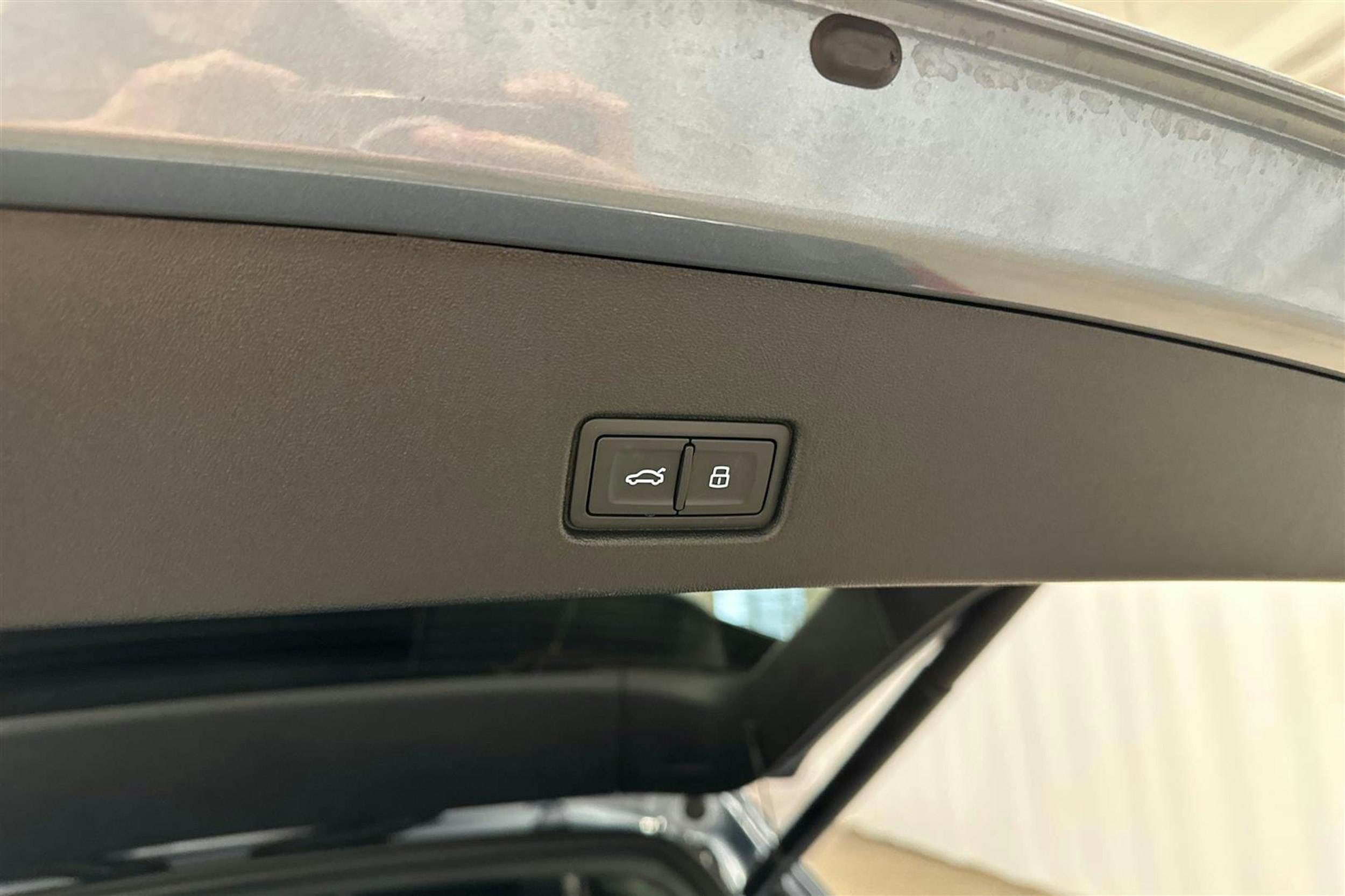 sininen Audi Q4 e-tron 2024 kuva 25.