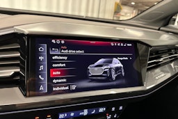 harmaa Audi Q4 e-tron 2024 kuva 19.