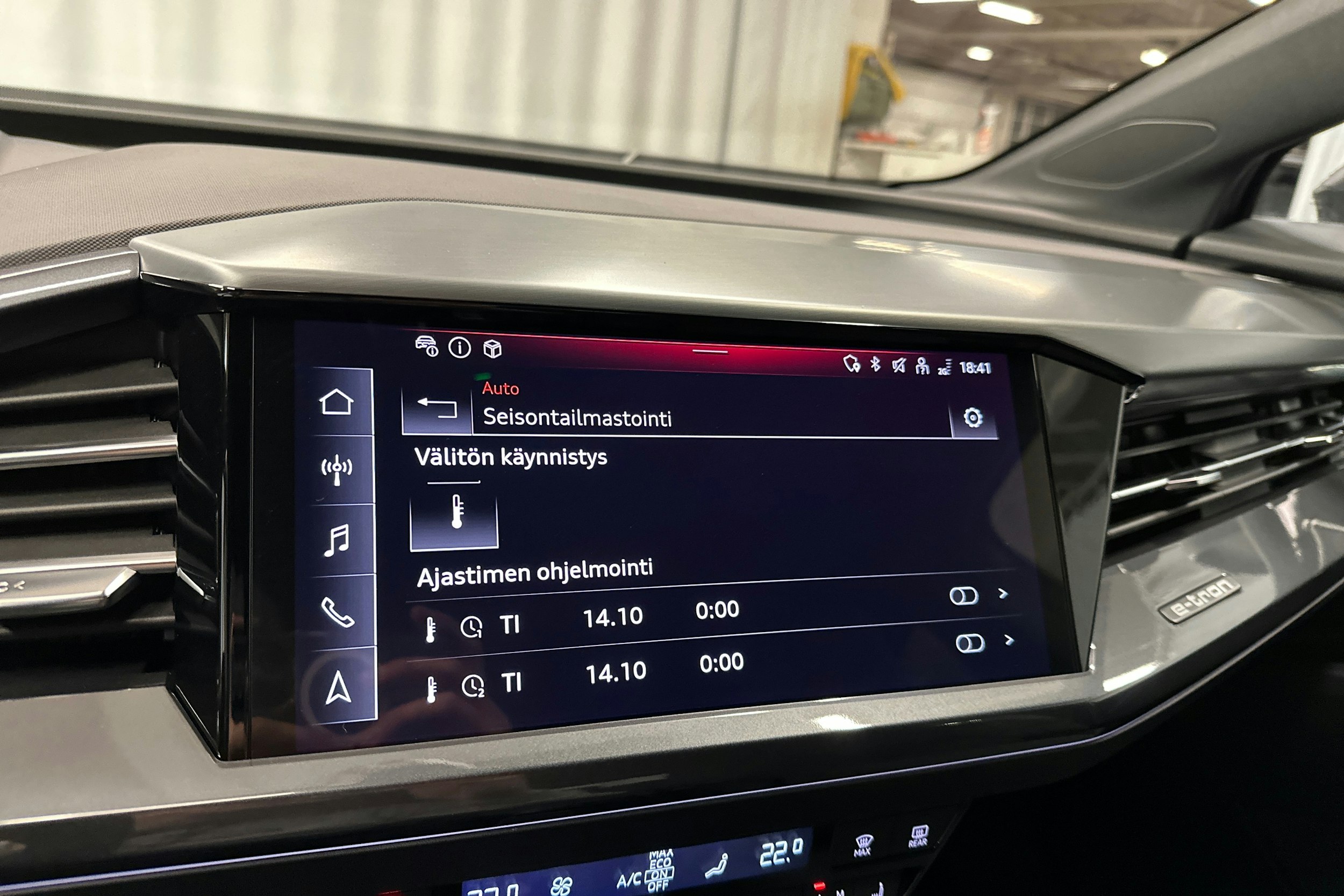 harmaa Audi Q4 e-tron 2024 kuva 20.
