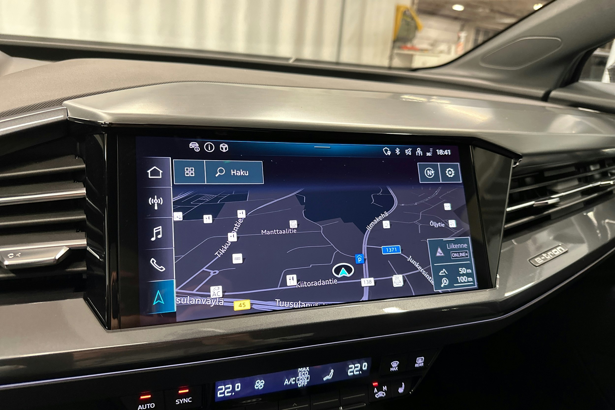 harmaa Audi Q4 e-tron 2024 kuva 21.