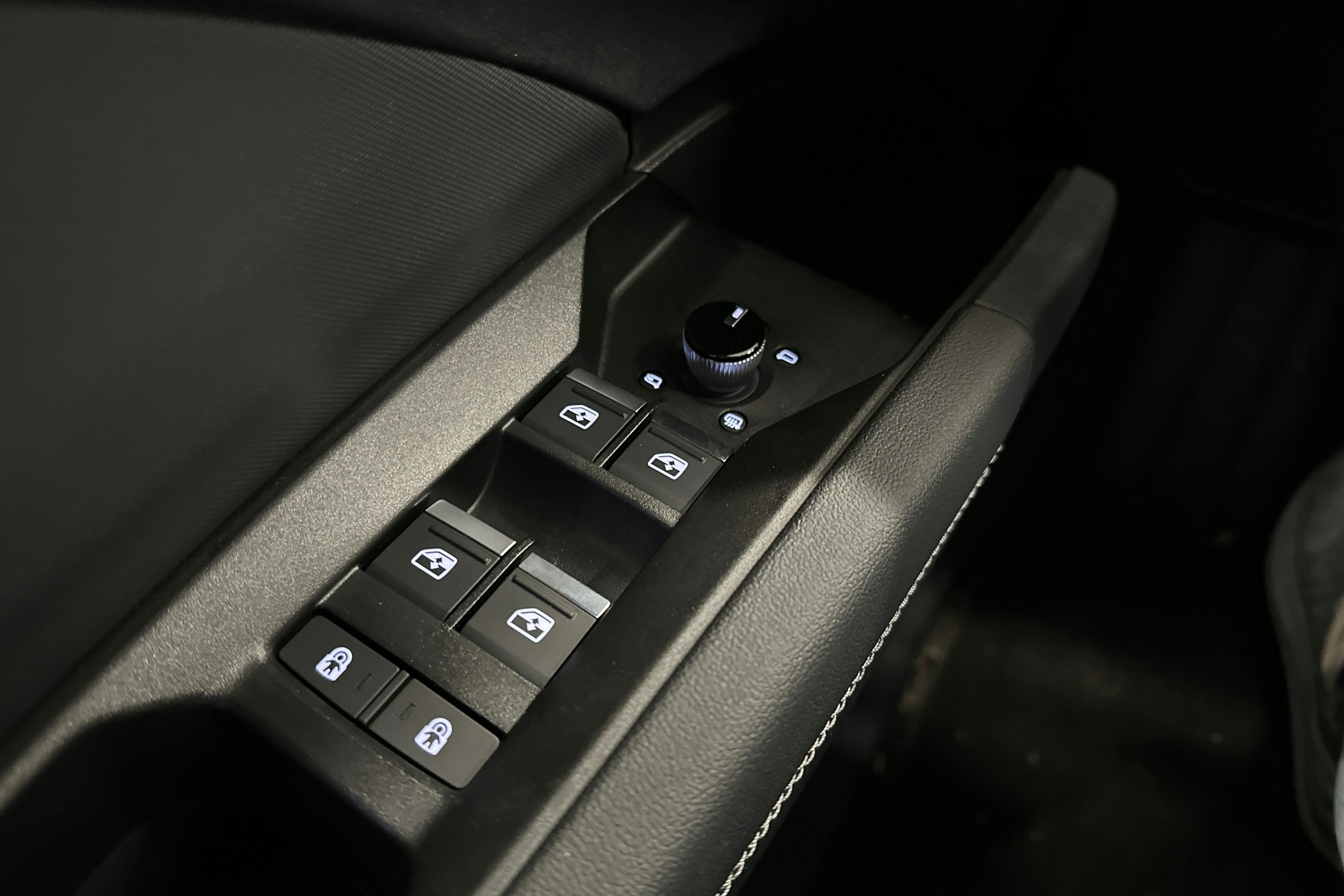 harmaa Audi Q4 e-tron 2024 kuva 16.