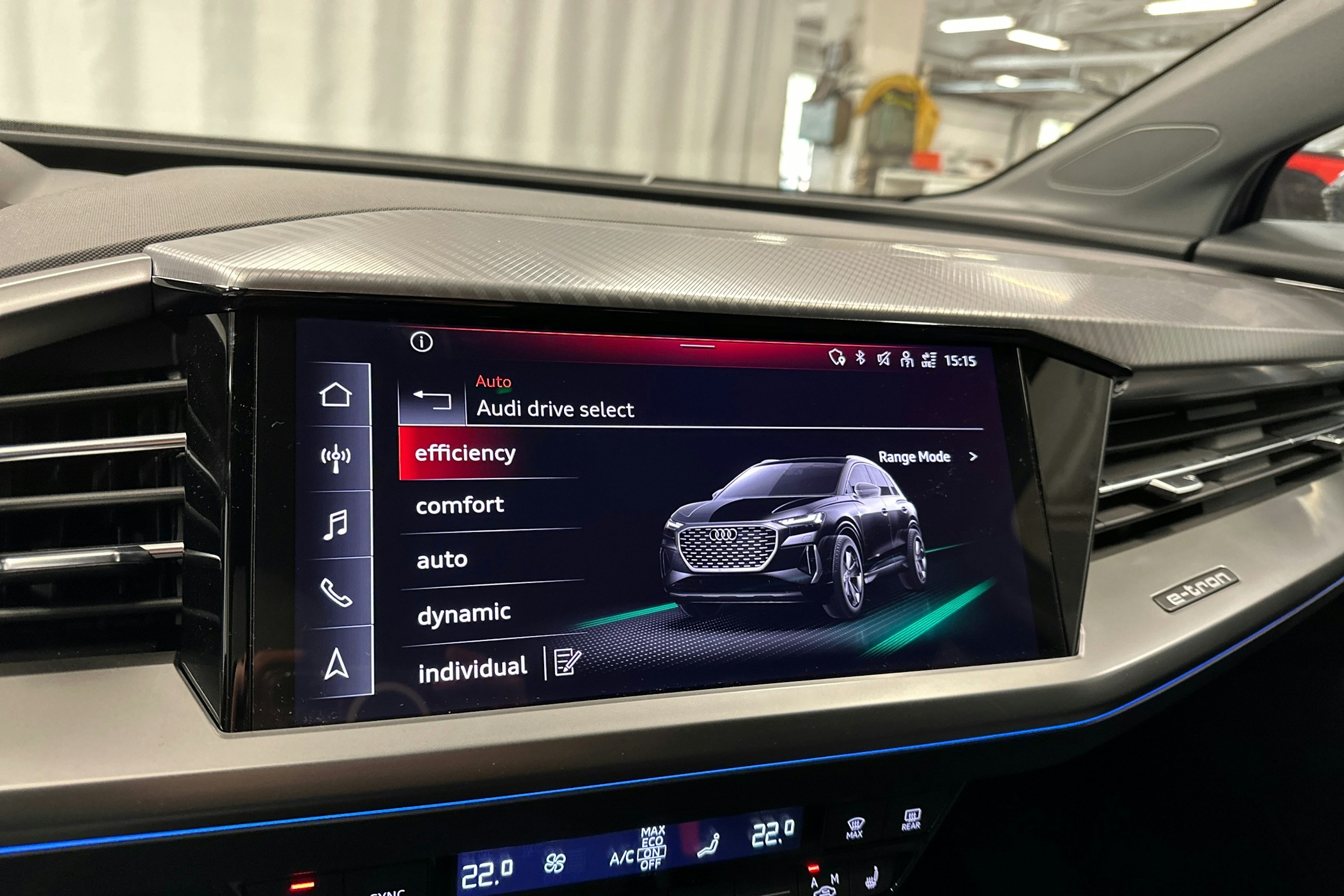 harmaa Audi Q4 e-tron 2024 kuva 21.