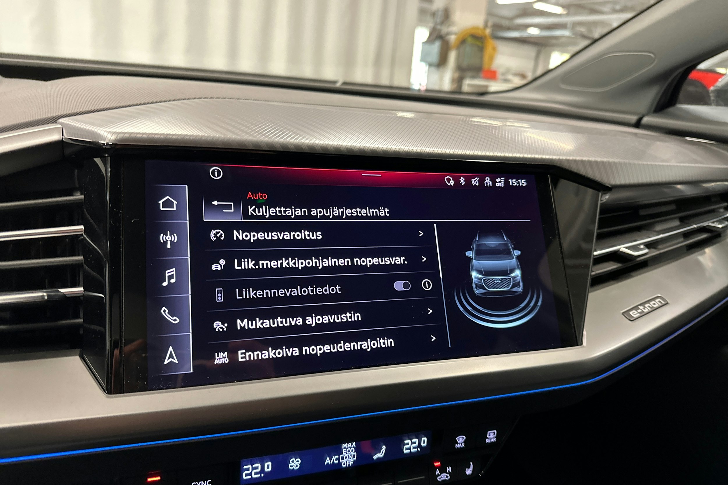 harmaa Audi Q4 e-tron 2024 kuva 22.