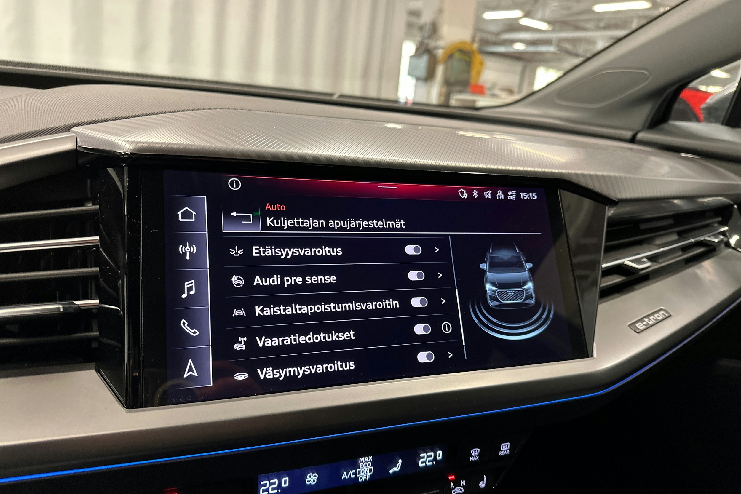 harmaa Audi Q4 e-tron 2024 kuva 23.