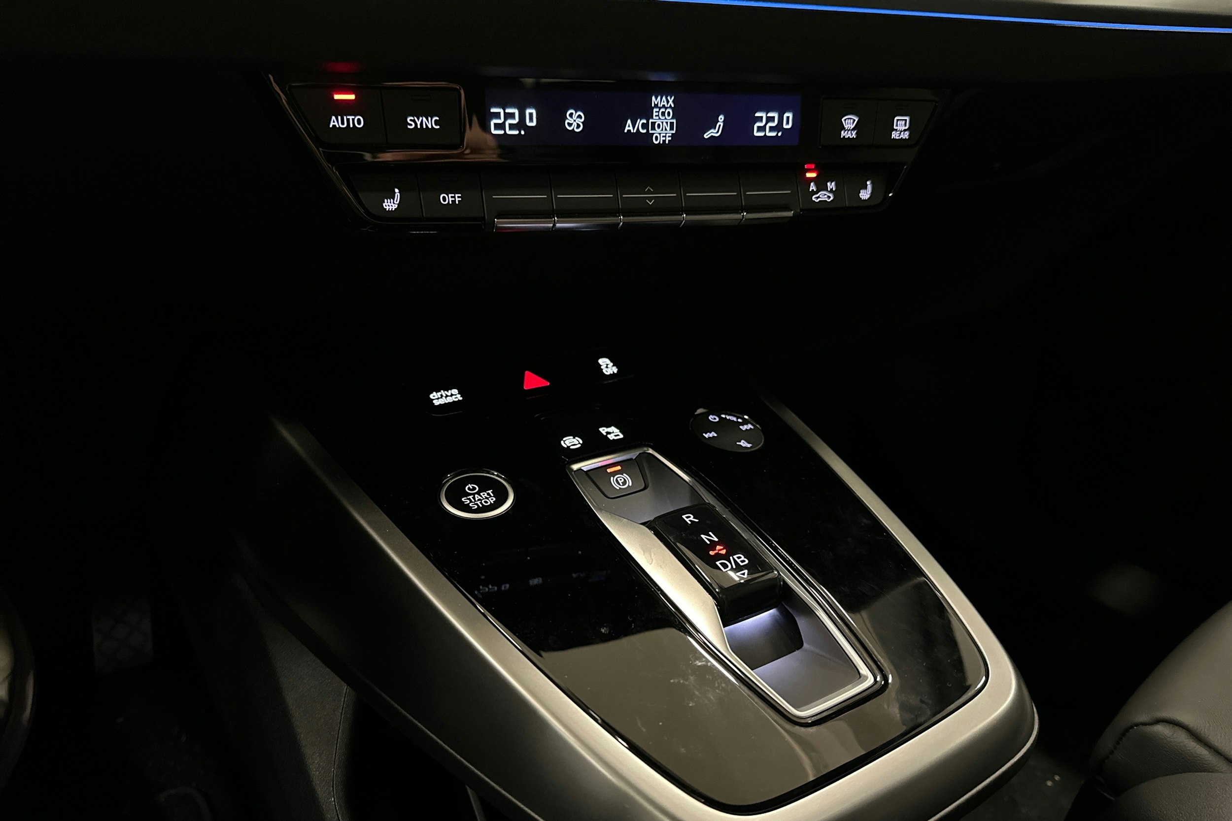 harmaa Audi Q4 e-tron 2024 kuva 25.