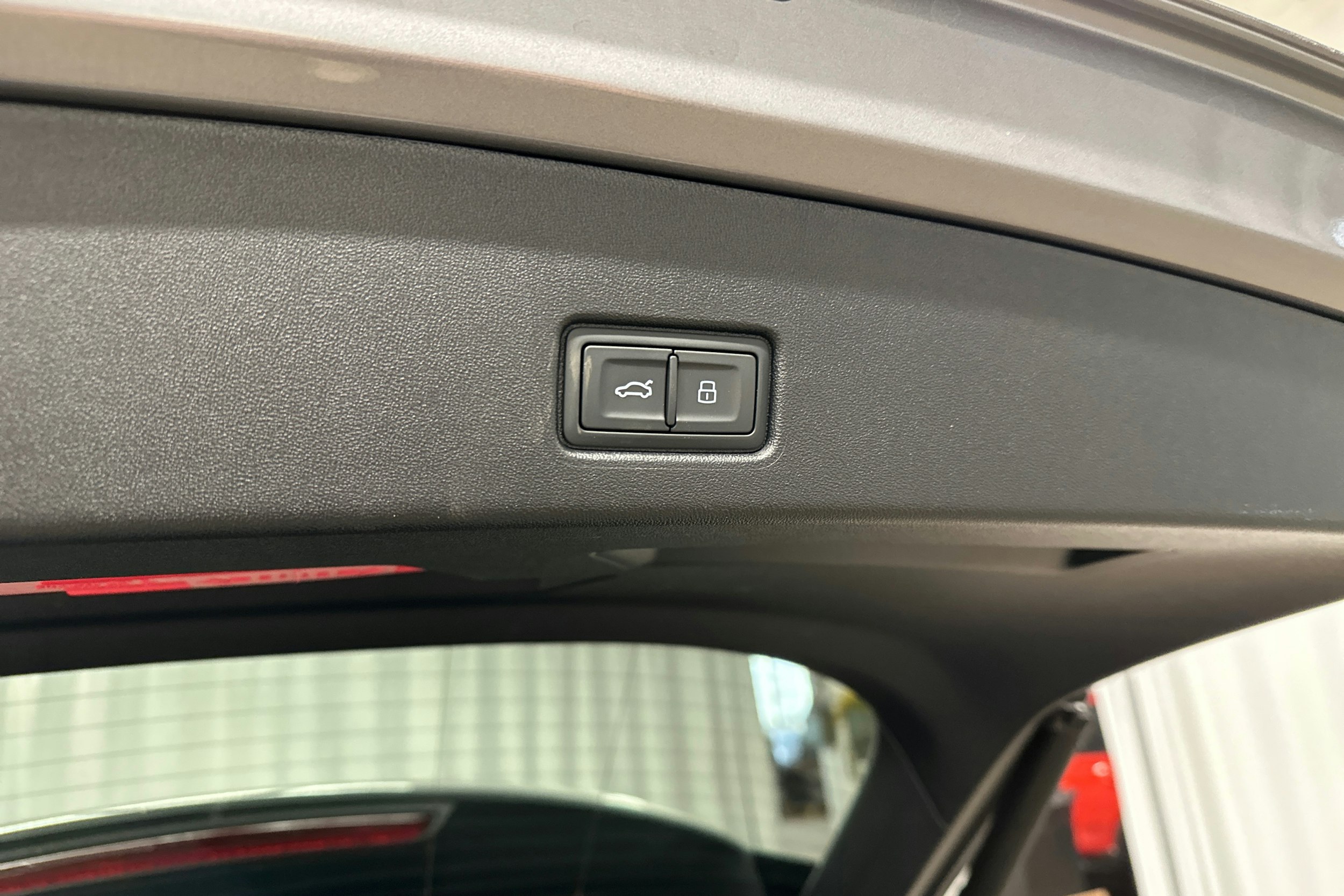 harmaa Audi Q4 e-tron 2024 kuva 30.
