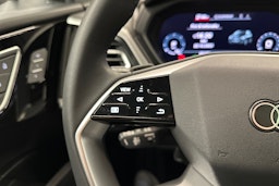 harmaa Audi Q4 e-tron 2024 kuva 14.