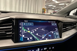 harmaa Audi Q4 e-tron 2024 kuva 21.