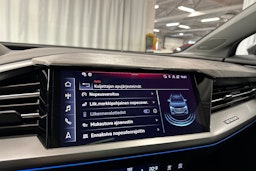 harmaa Audi Q4 e-tron 2024 kuva 24.