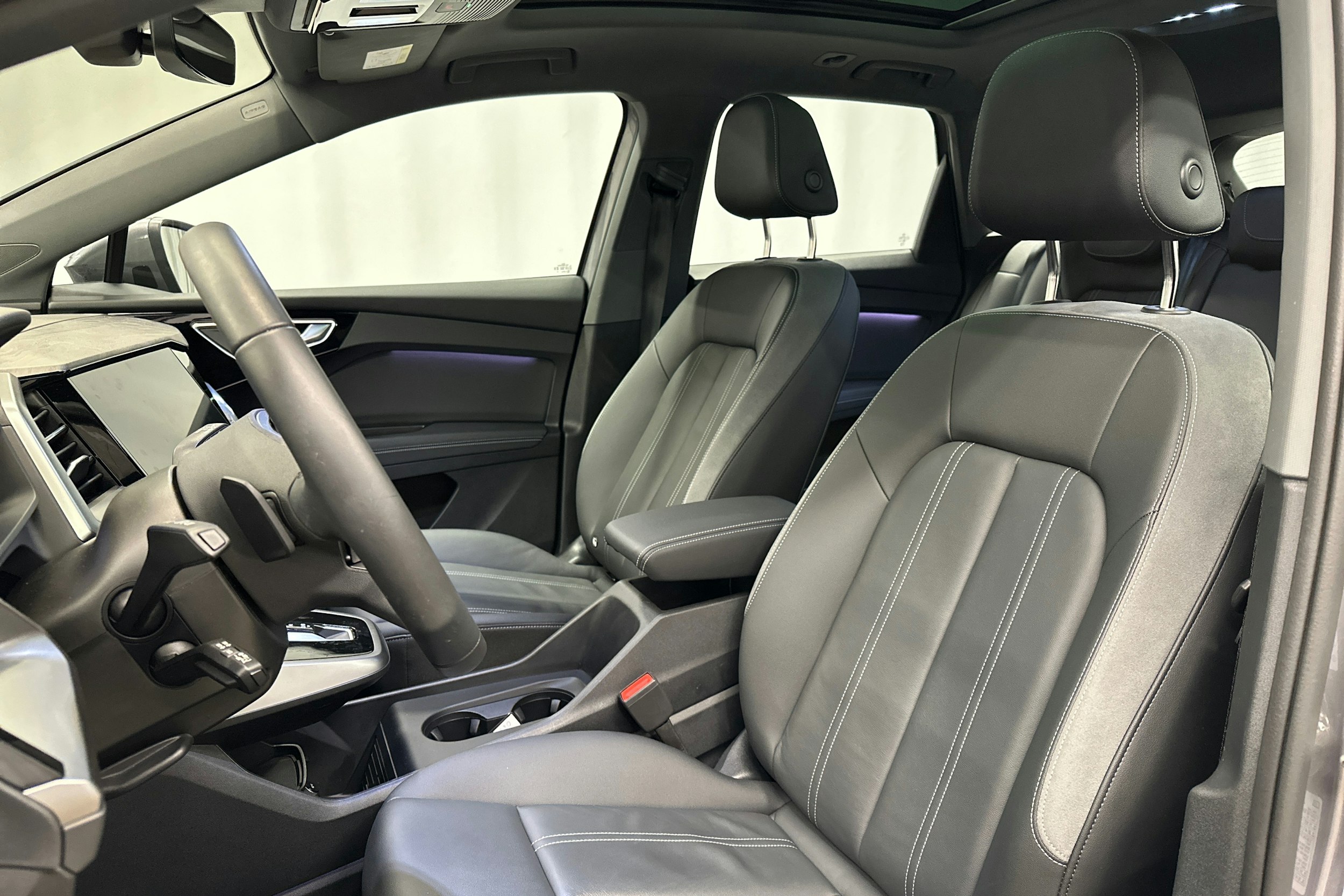 harmaa Audi Q4 e-tron 2024 kuva 26.