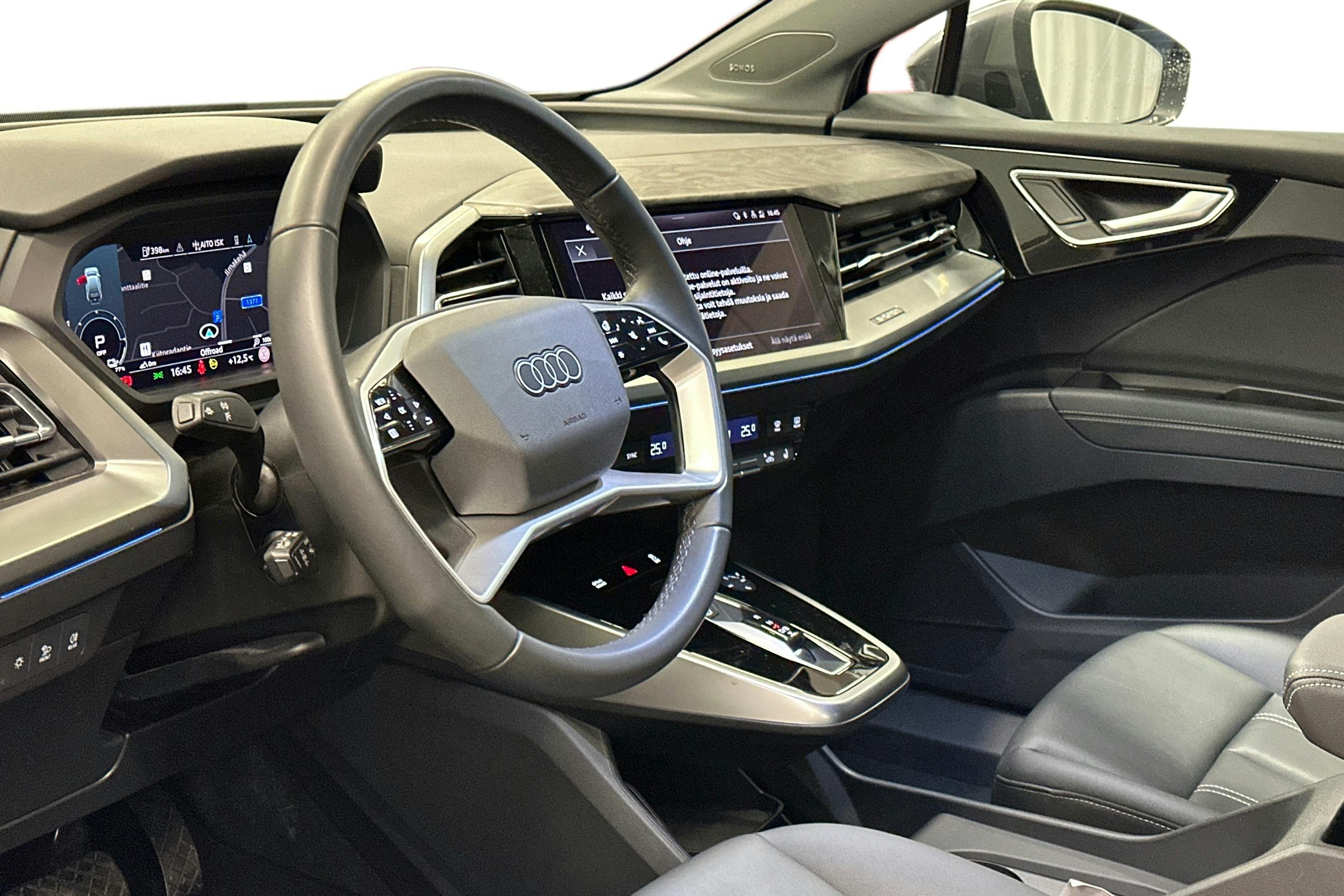 harmaa Audi Q4 e-tron 2024 kuva 7.
