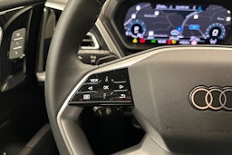 harmaa Audi Q4 e-tron 2024 kuva 13.