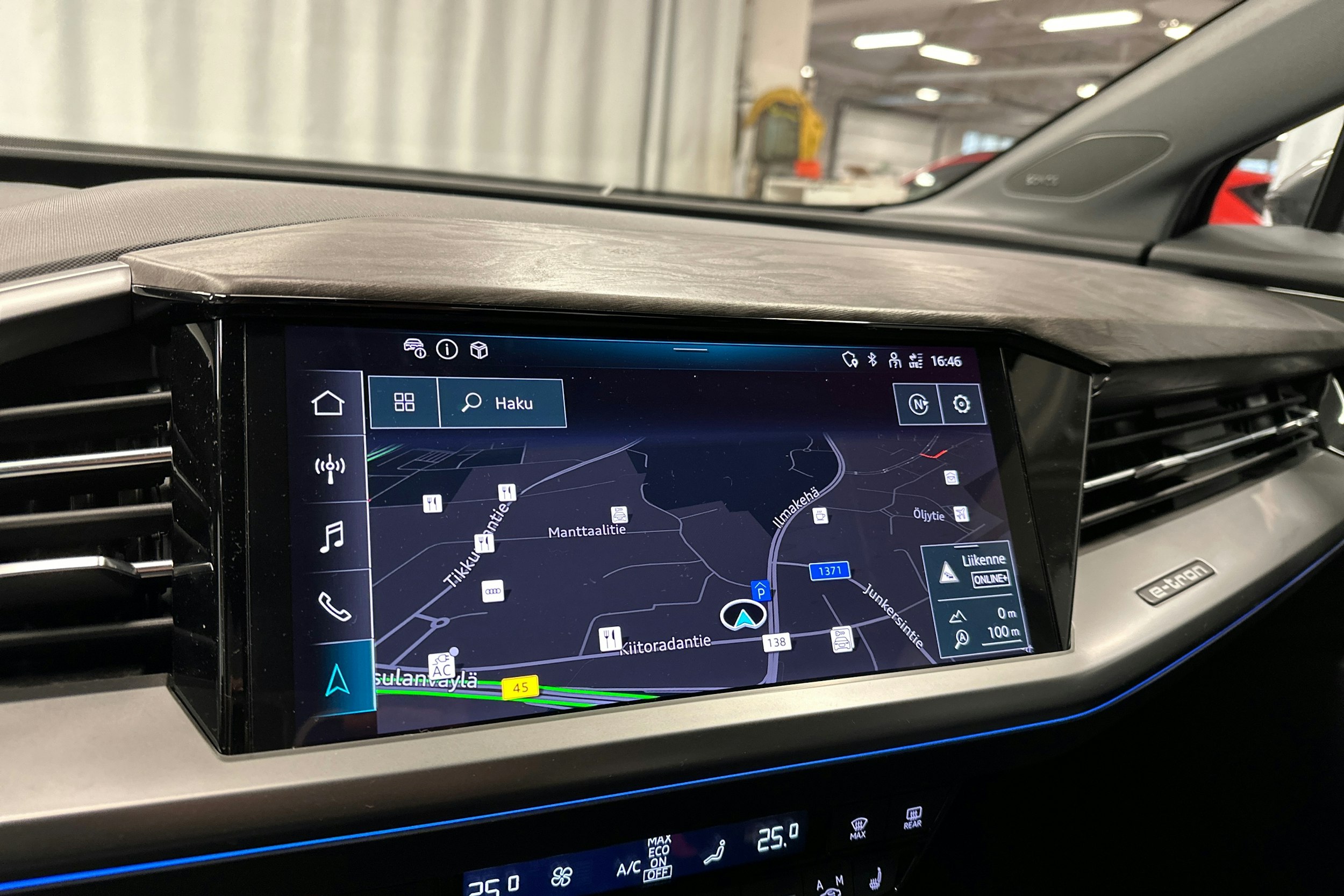 harmaa Audi Q4 e-tron 2024 kuva 20.