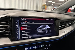 harmaa Audi Q4 e-tron 2024 kuva 21.