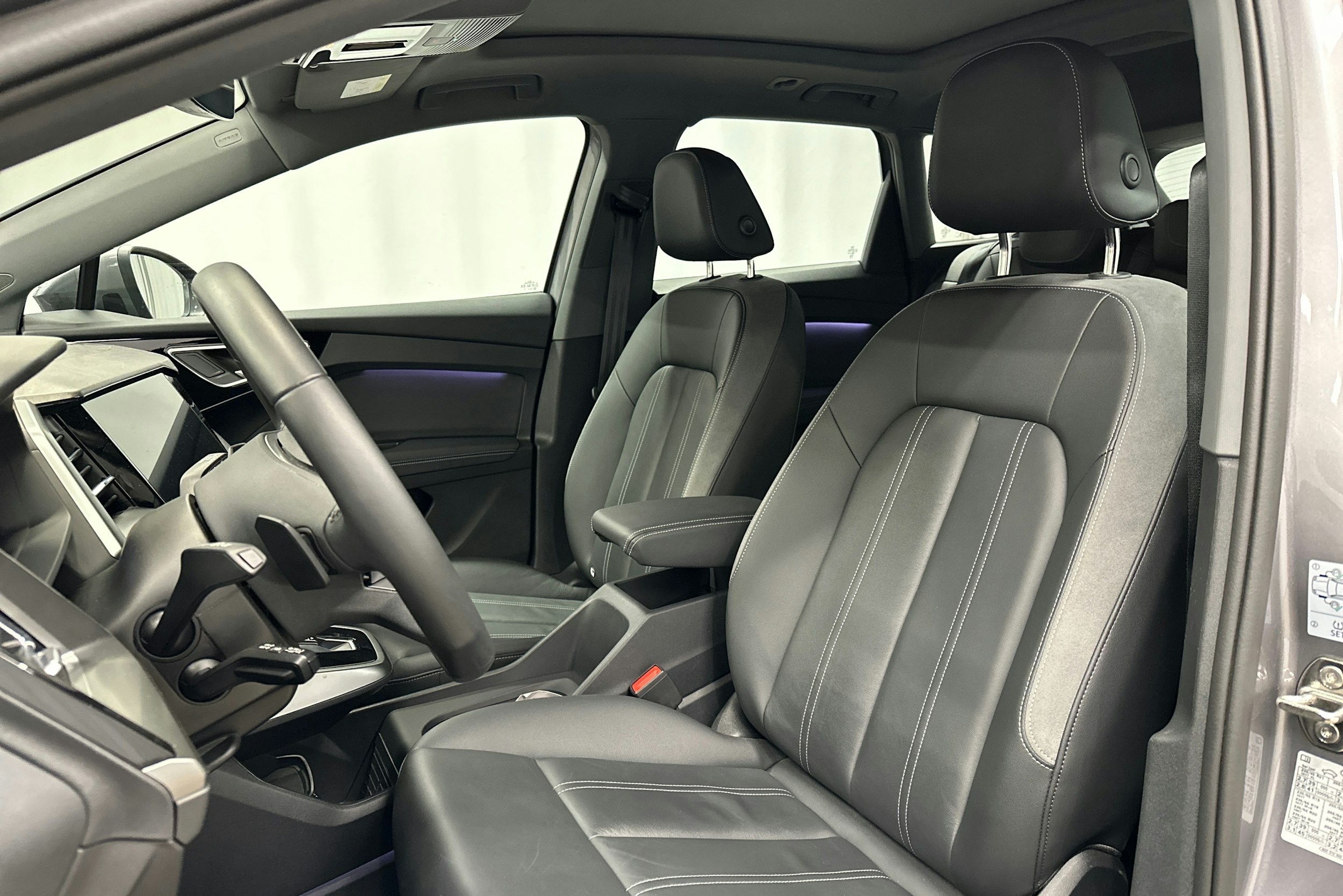 harmaa Audi Q4 e-tron 2024 kuva 25.