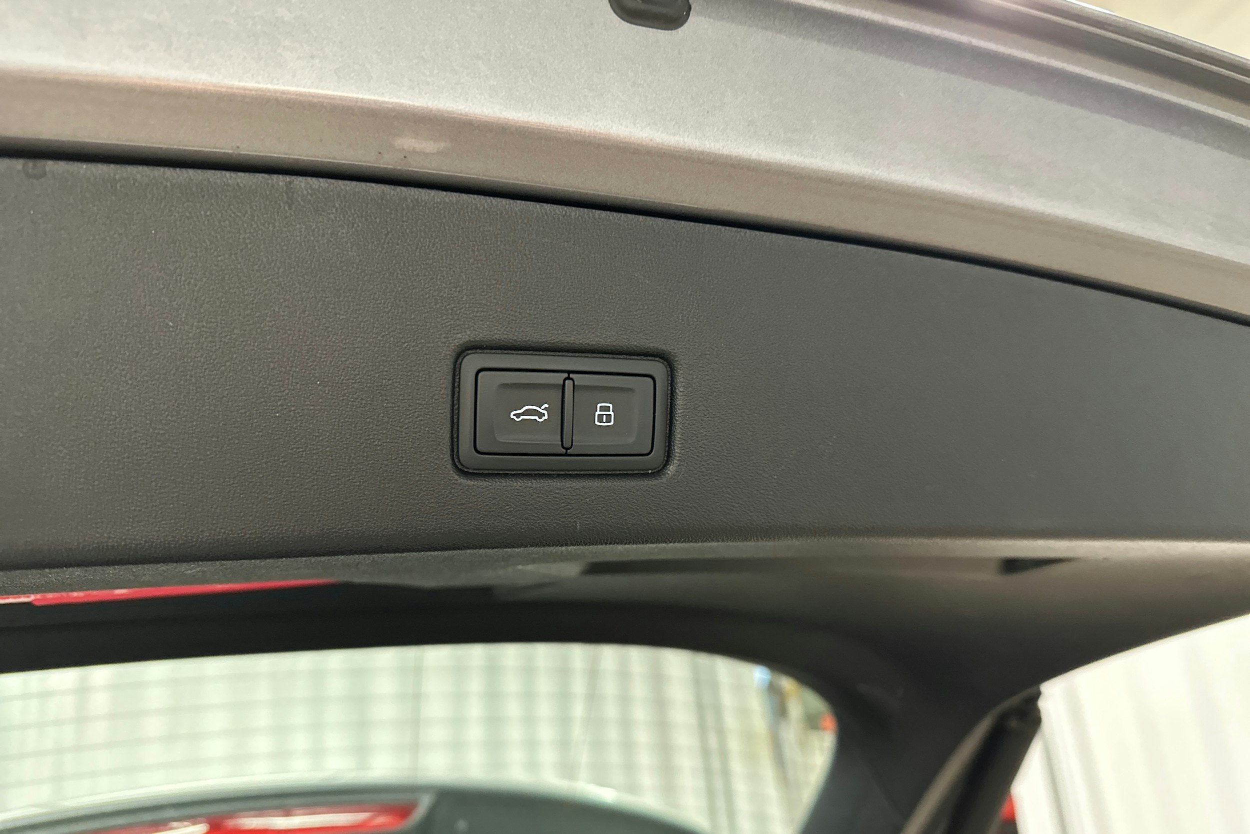 harmaa Audi Q4 e-tron 2024 kuva 30.
