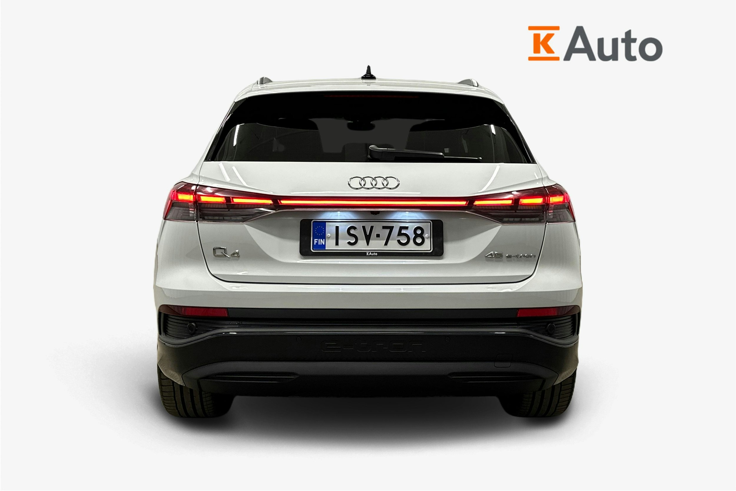 valkoinen Audi Q4 e-tron 2024 kuva 3.