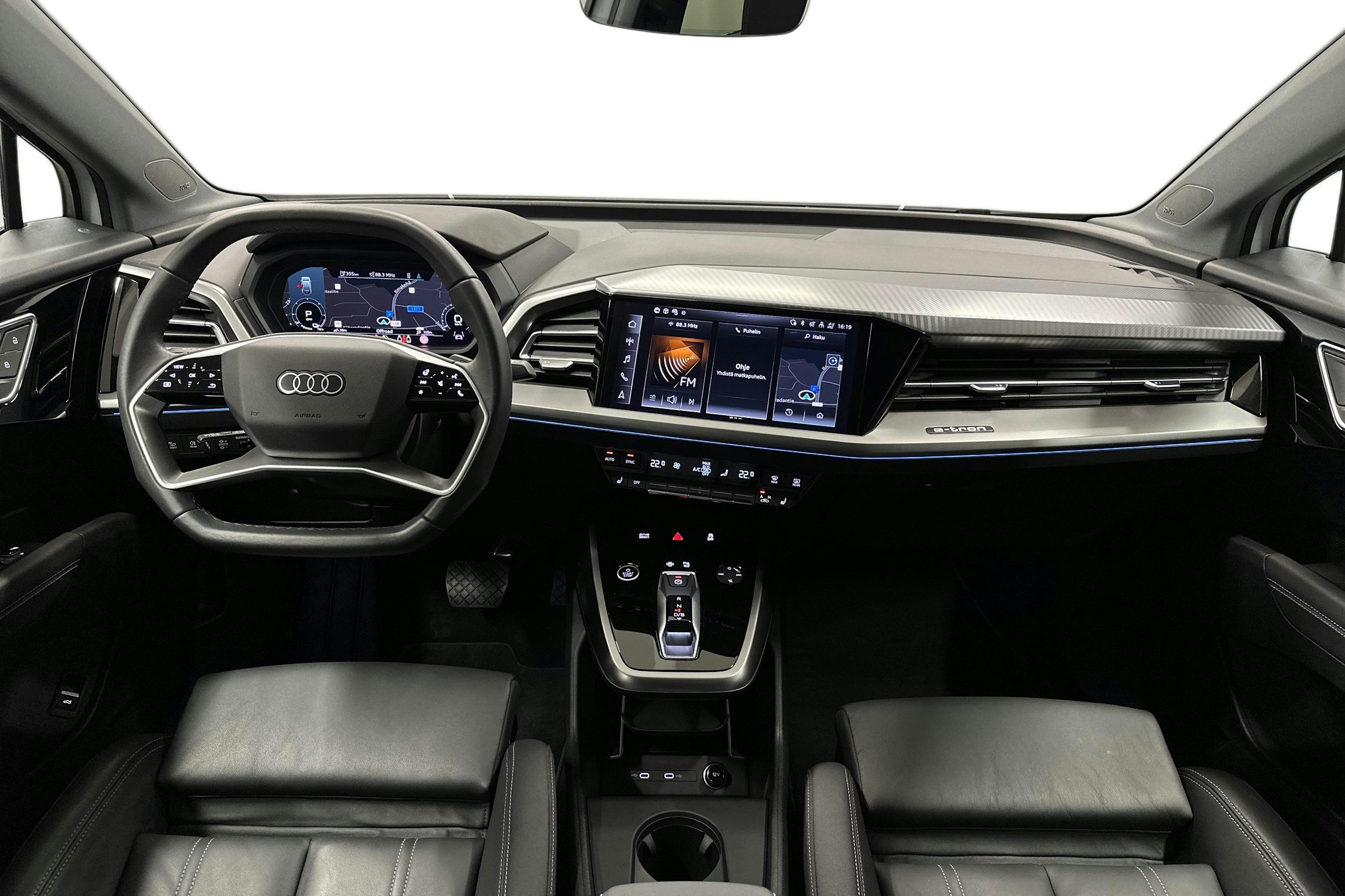 valkoinen Audi Q4 e-tron 2024 kuva 9.