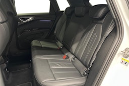 valkoinen Audi Q4 e-tron 2024 kuva 10.