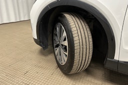valkoinen Audi Q4 e-tron 2024 kuva 13.