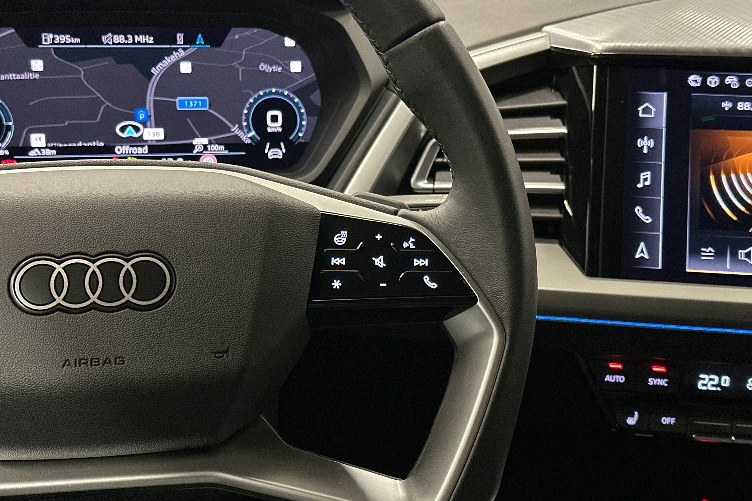 valkoinen Audi Q4 e-tron 2024 kuva 19.