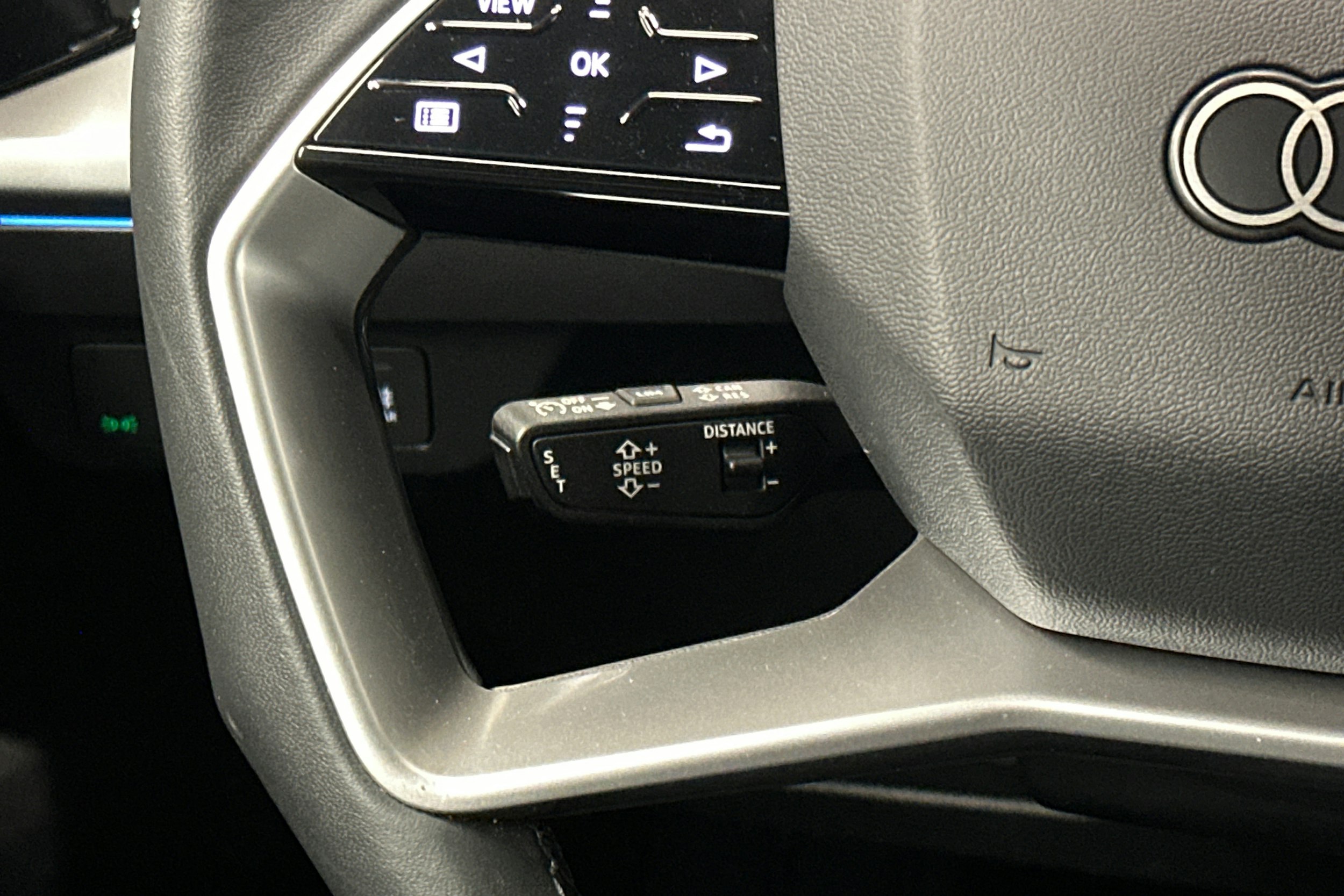 valkoinen Audi Q4 e-tron 2024 kuva 20.
