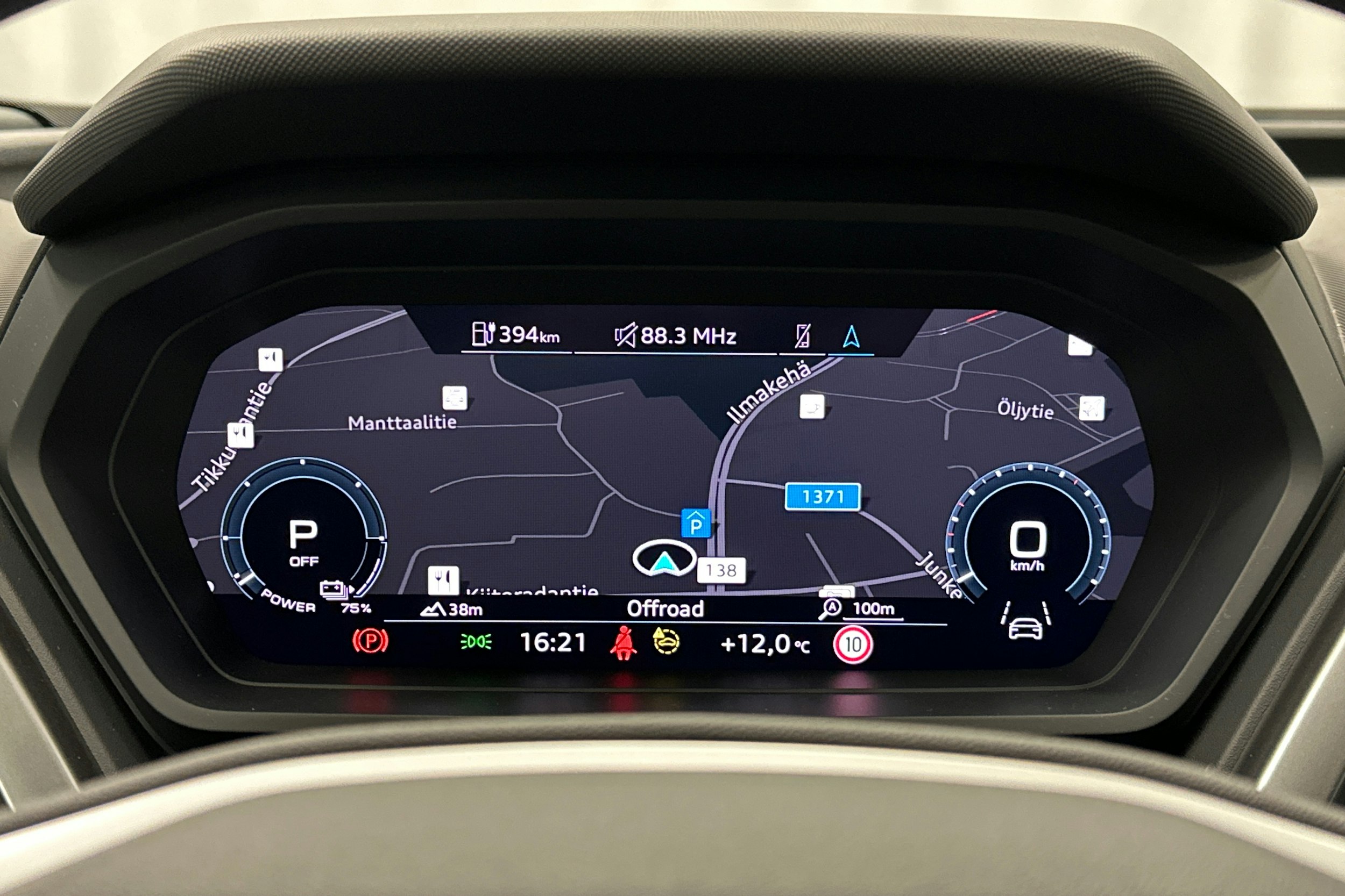 valkoinen Audi Q4 e-tron 2024 kuva 22.