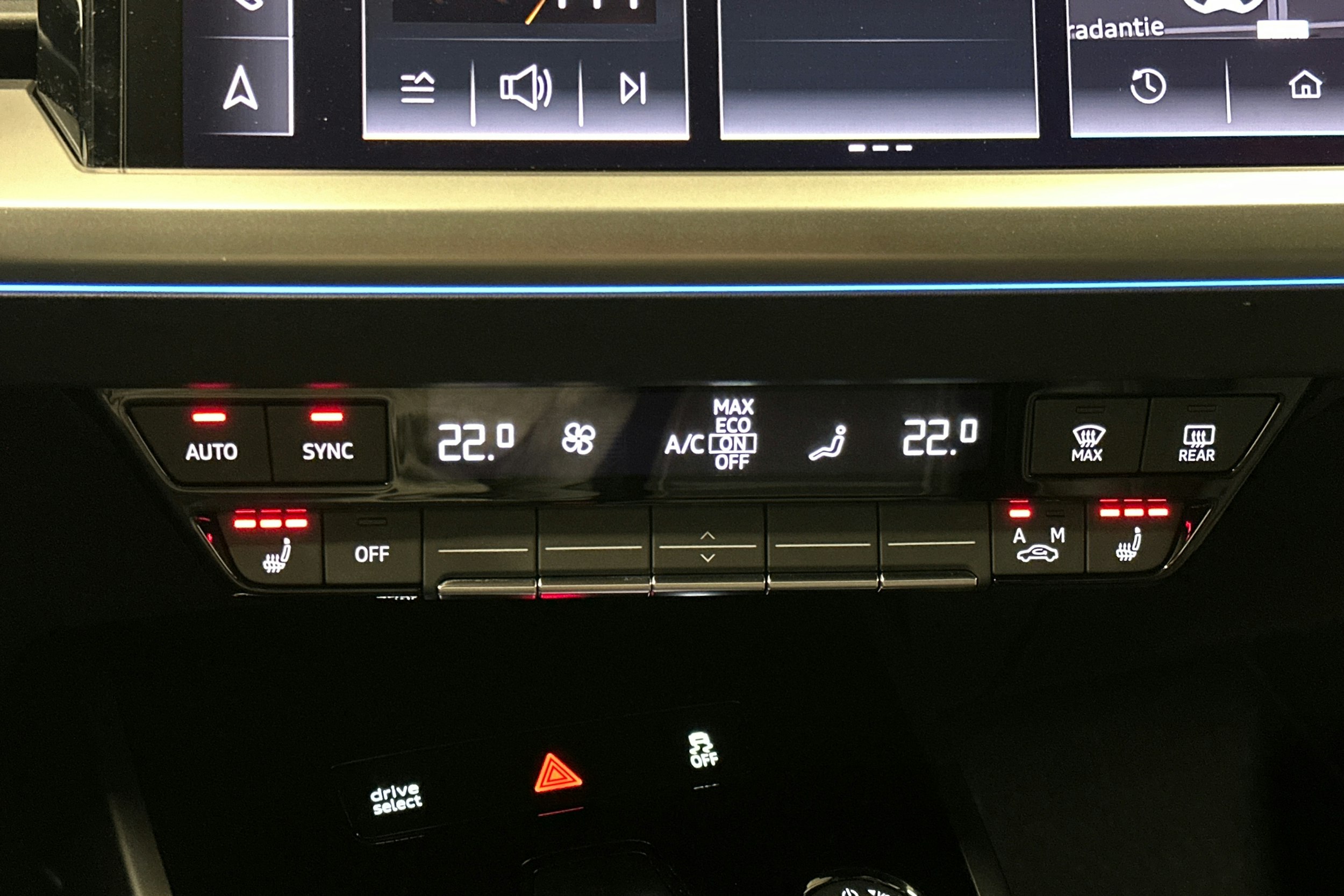 valkoinen Audi Q4 e-tron 2024 kuva 25.