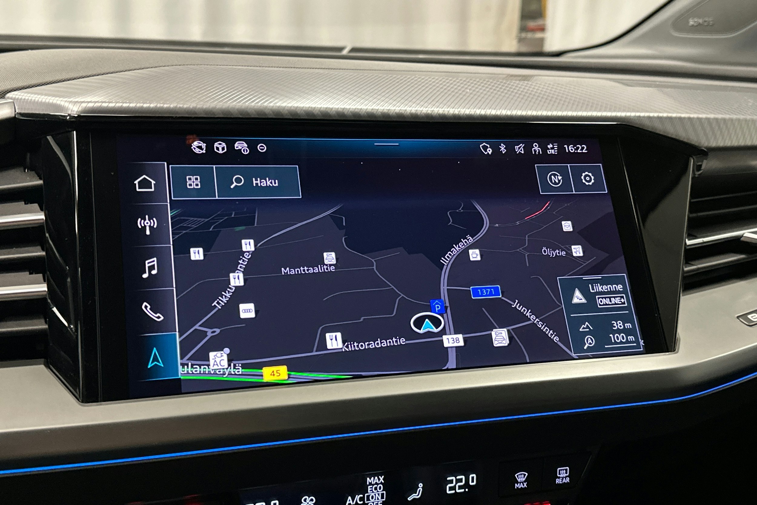 valkoinen Audi Q4 e-tron 2024 kuva 27.