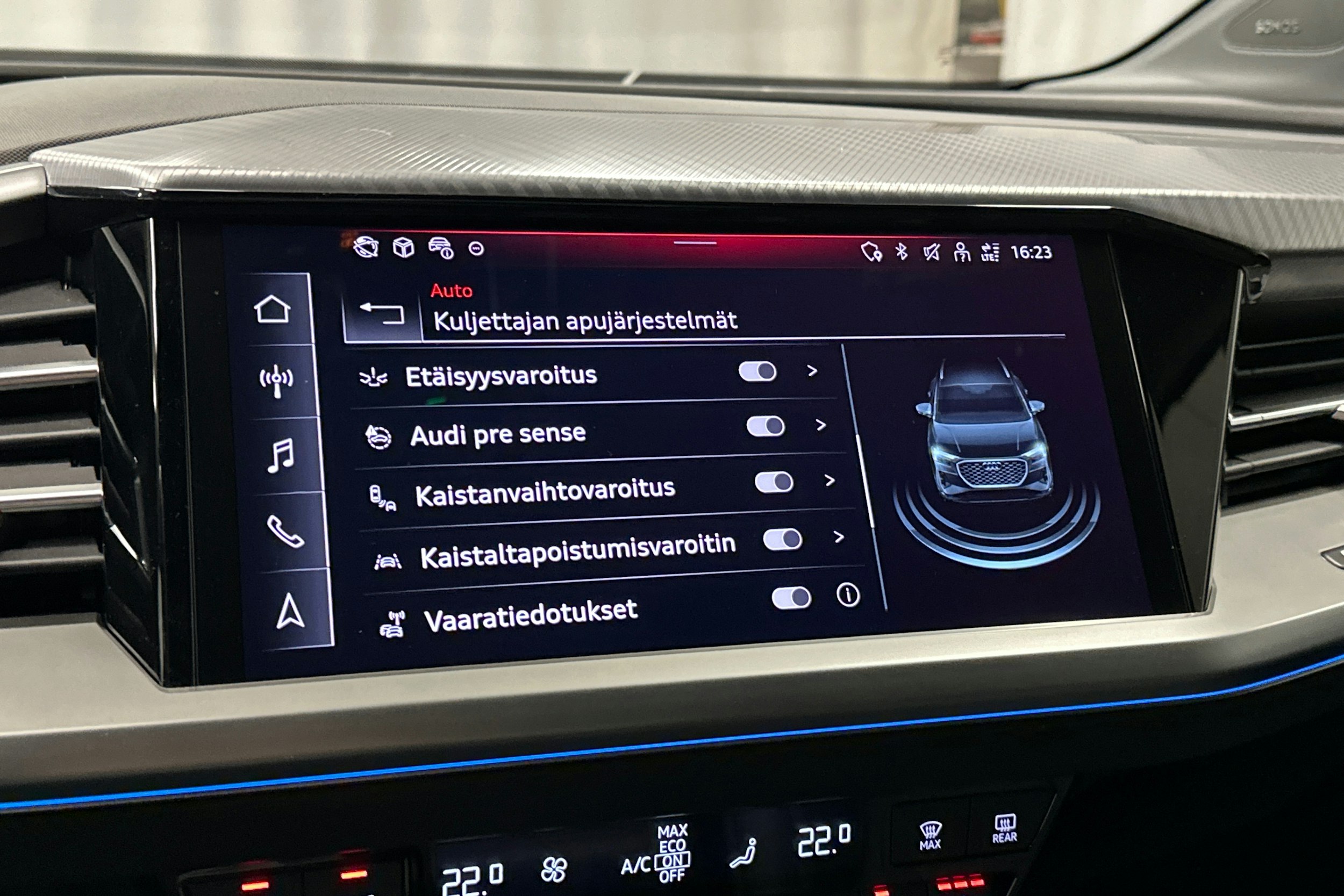 valkoinen Audi Q4 e-tron 2024 kuva 29.