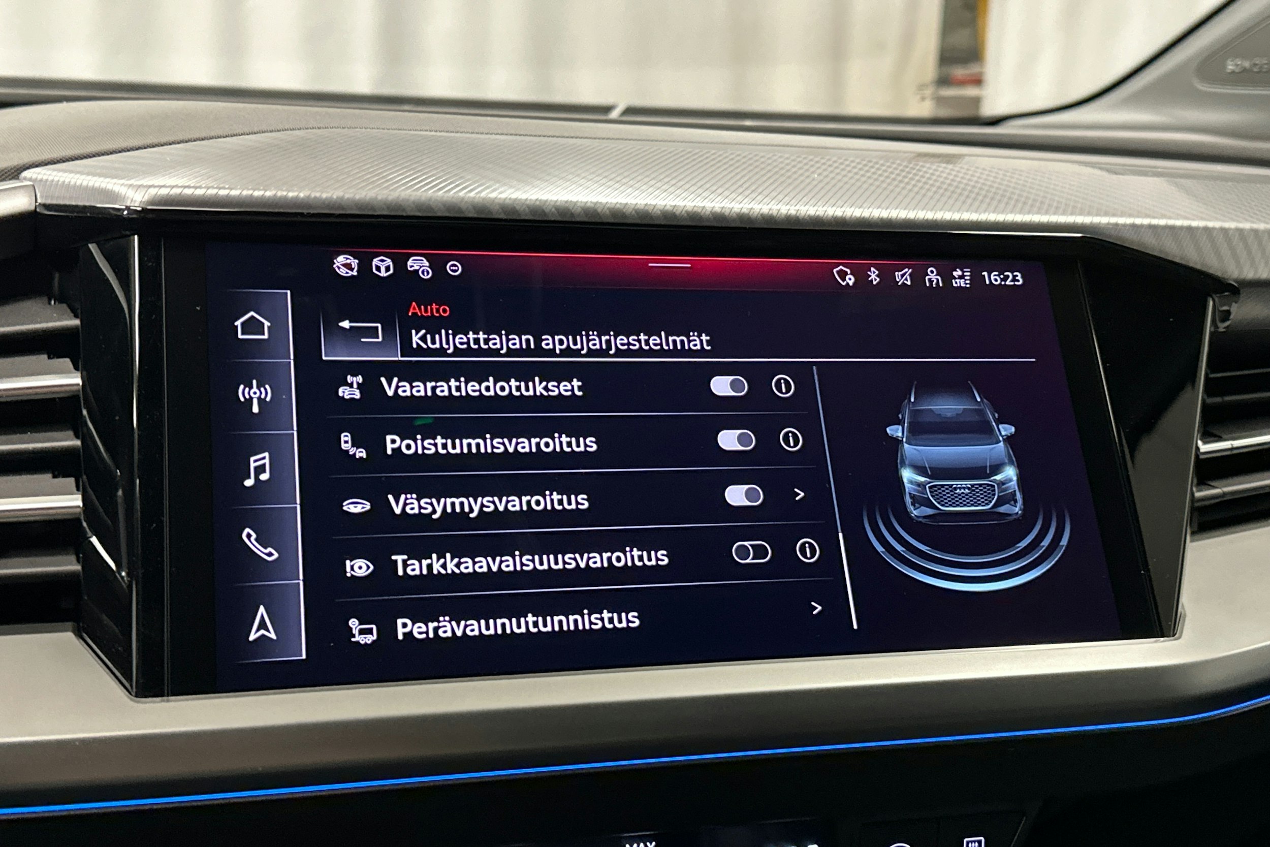 valkoinen Audi Q4 e-tron 2024 kuva 30.