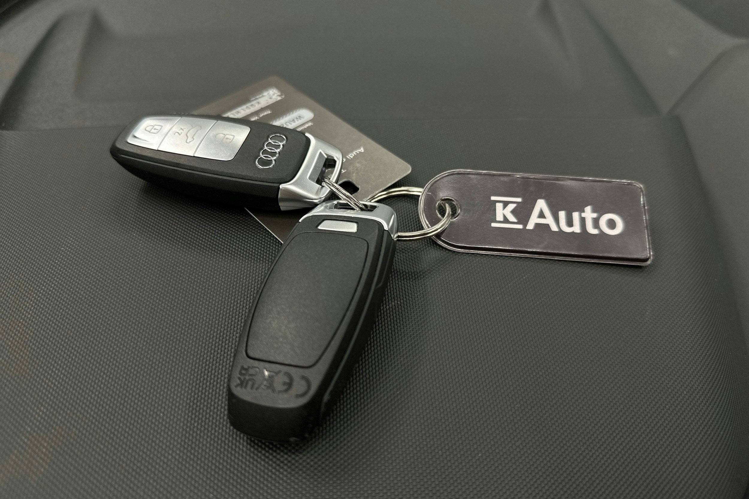valkoinen Audi Q4 e-tron 2024 kuva 35.