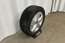 sininen Audi Q4 e-tron 2024 kuva 12.