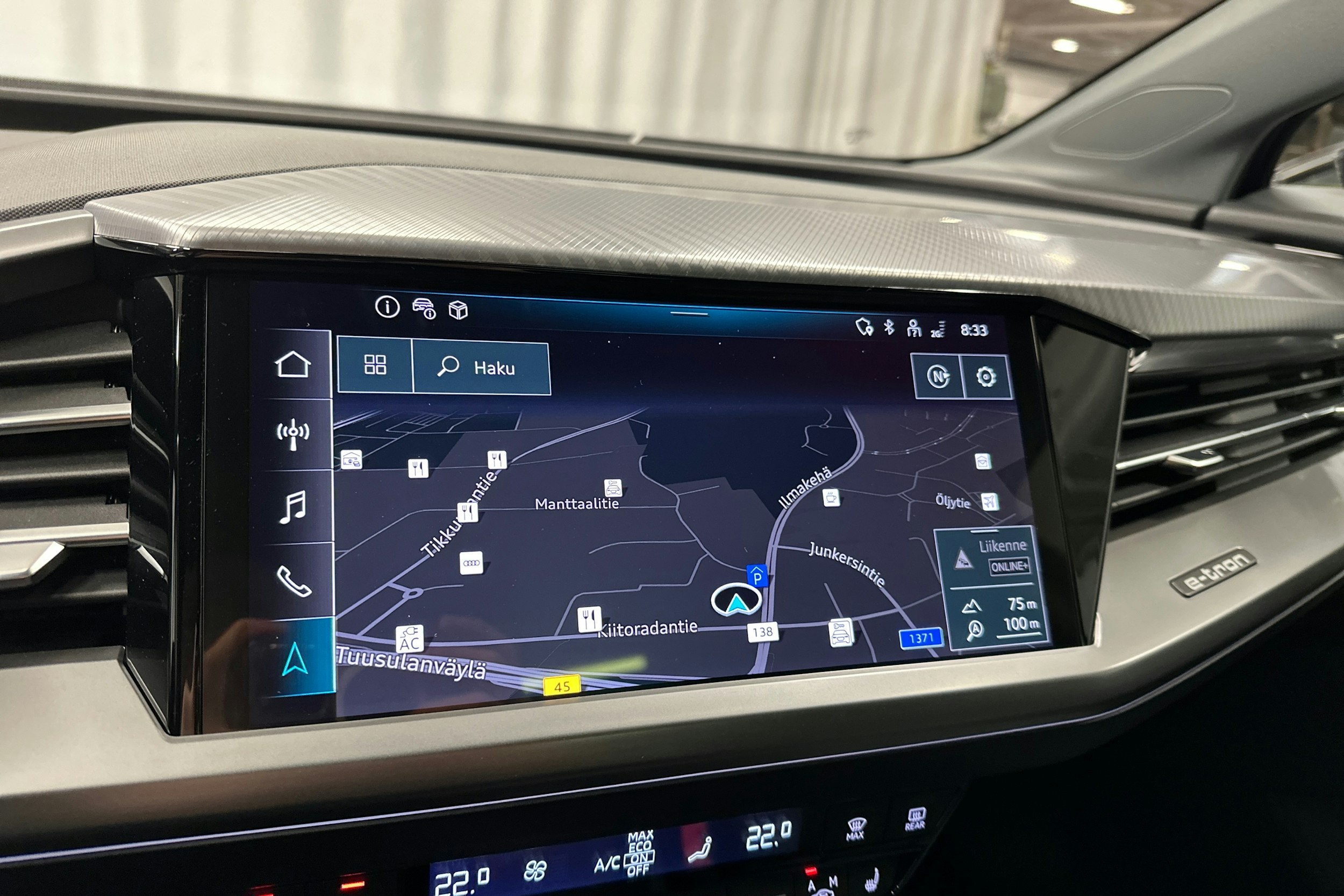 sininen Audi Q4 e-tron 2024 kuva 19.