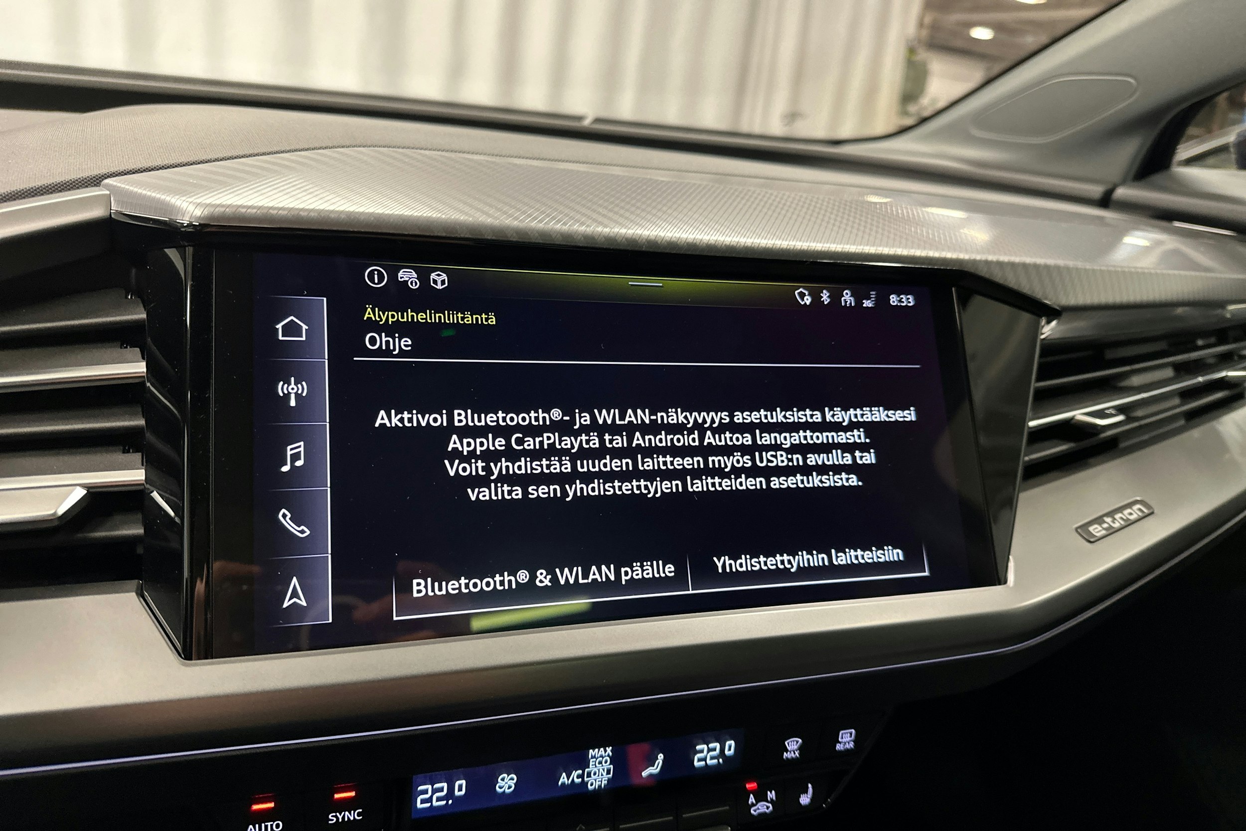 sininen Audi Q4 e-tron 2024 kuva 20.