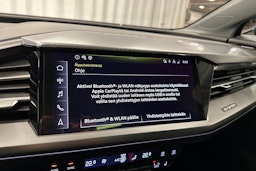 sininen Audi Q4 e-tron 2024 kuva 20.