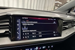 sininen Audi Q4 e-tron 2024 kuva 21.