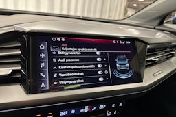 sininen Audi Q4 e-tron 2024 kuva 23.