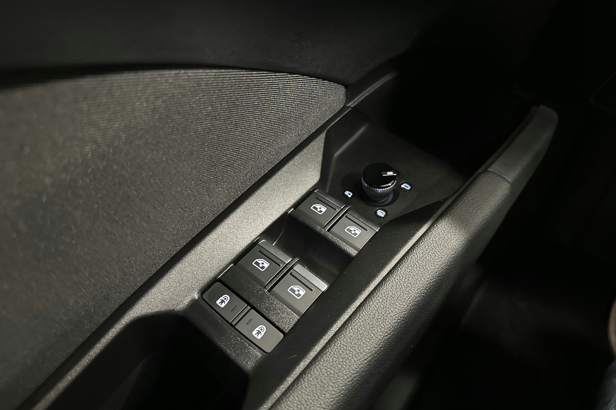 sininen Audi Q4 e-tron 2024 kuva 26.