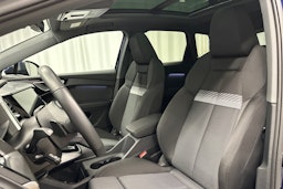 sininen Audi Q4 e-tron 2024 kuva 27.