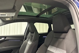 sininen Audi Q4 e-tron 2024 kuva 30.