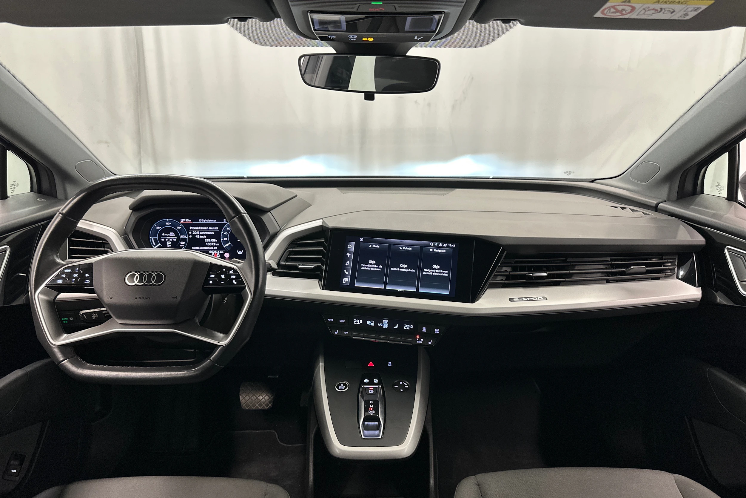 harmaa Audi Q4 e-tron 2024 kuva 11.