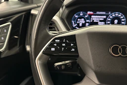 harmaa Audi Q4 e-tron 2024 kuva 13.