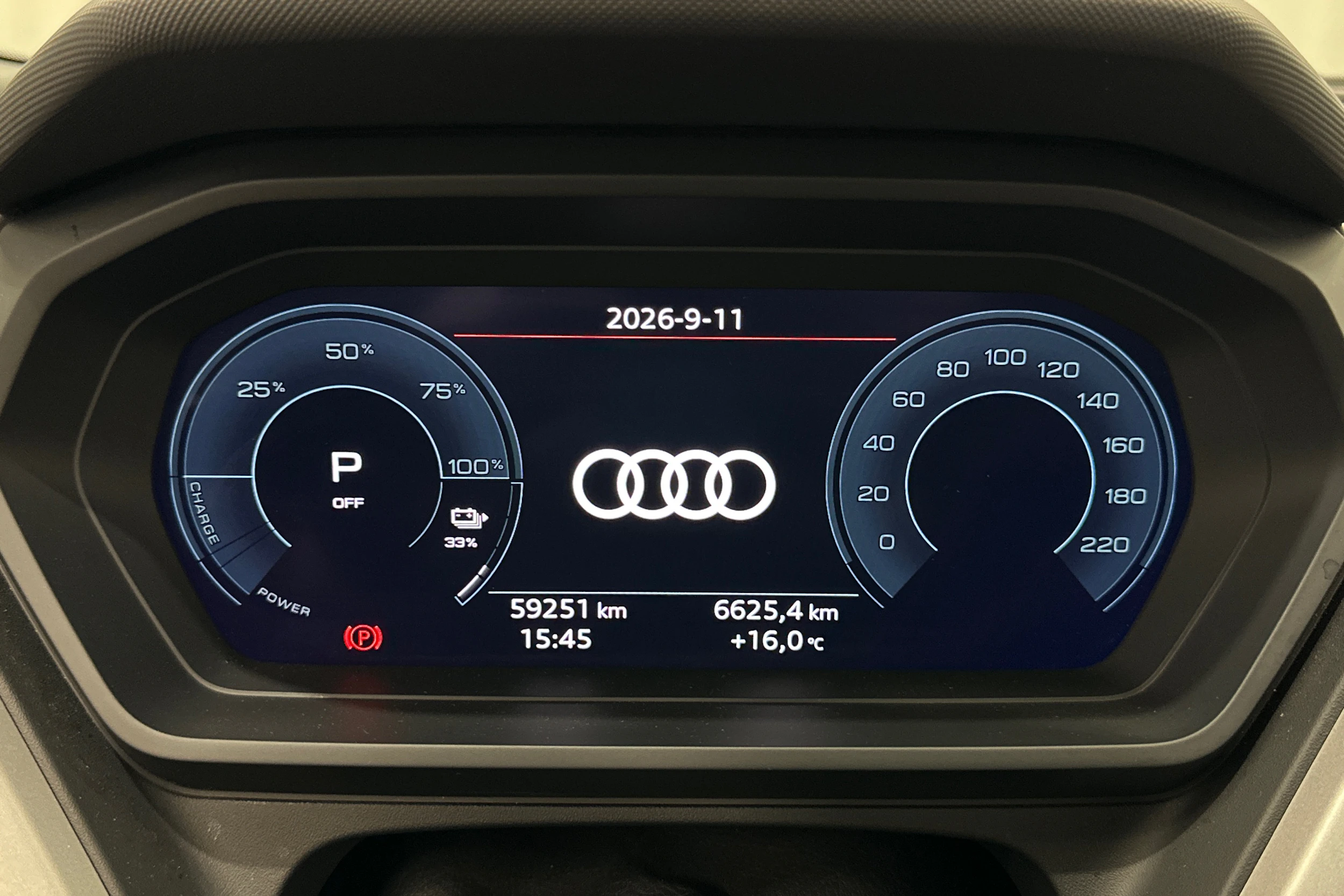 harmaa Audi Q4 e-tron 2024 kuva 15.
