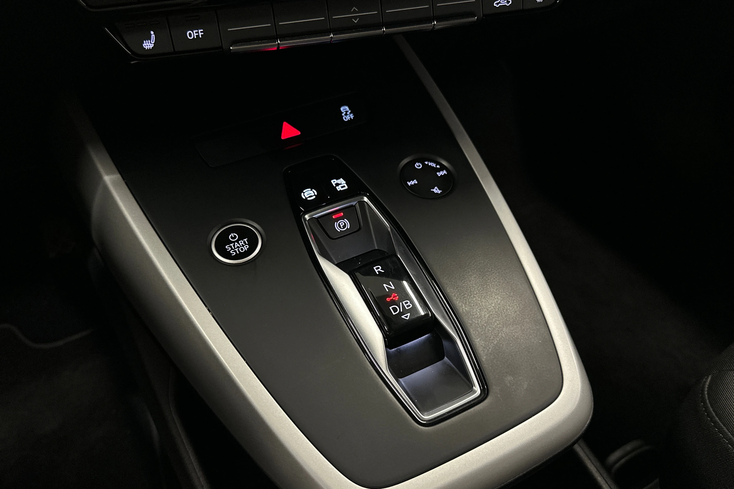 harmaa Audi Q4 e-tron 2024 kuva 16.