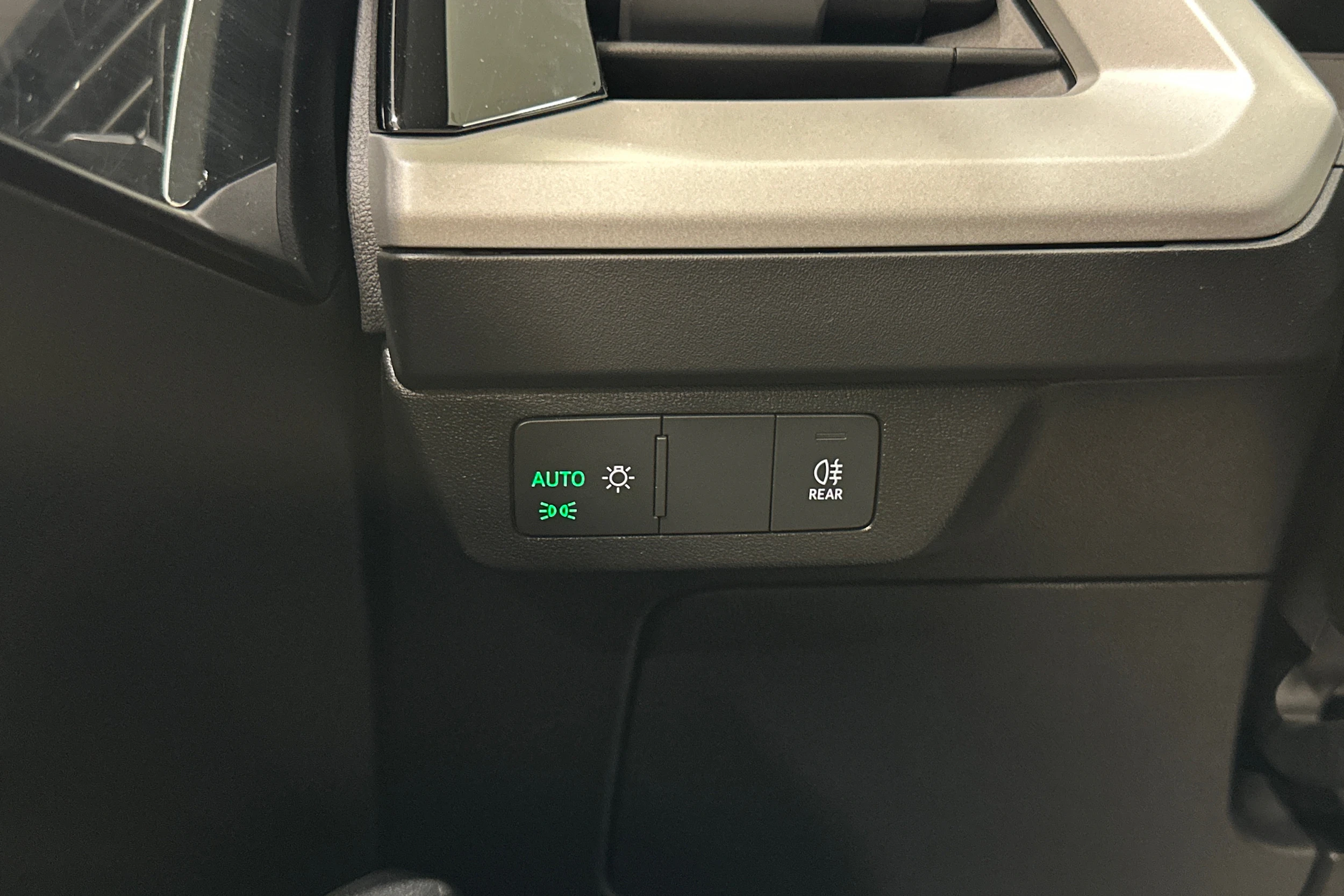 harmaa Audi Q4 e-tron 2024 kuva 22.