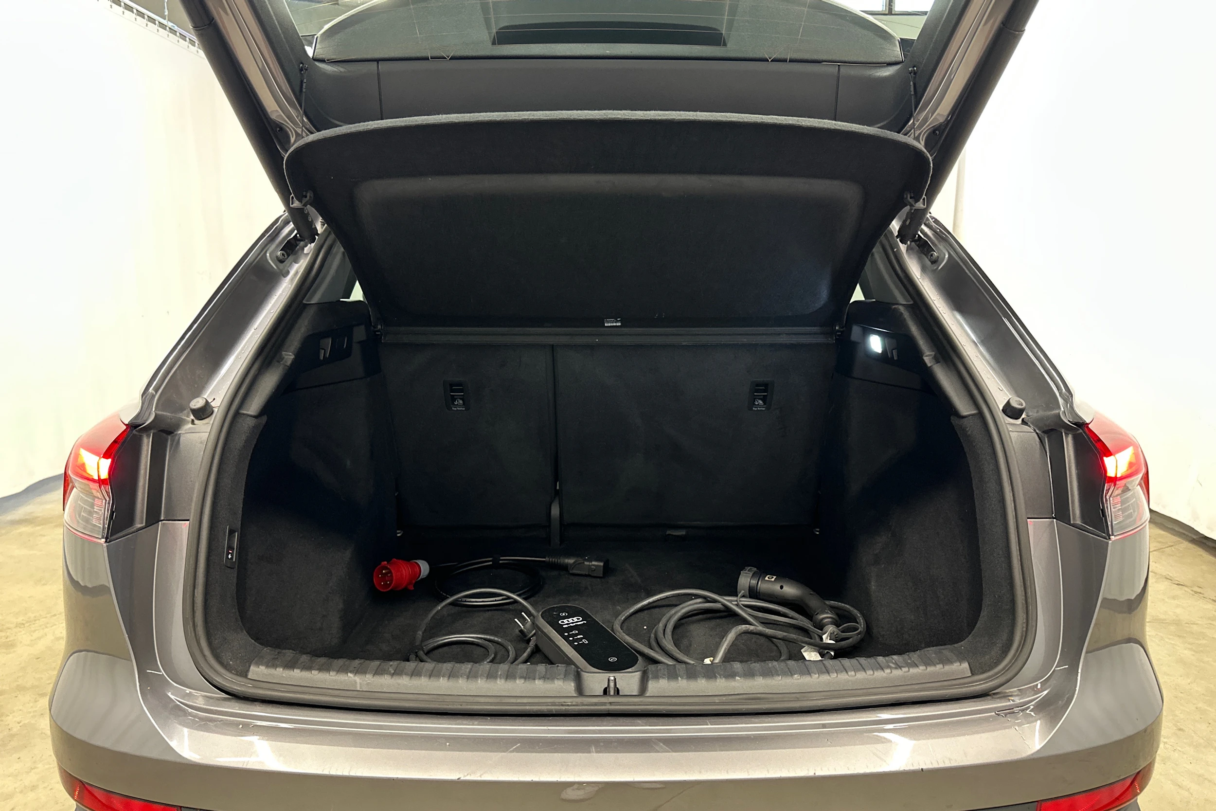 harmaa Audi Q4 e-tron 2024 kuva 25.