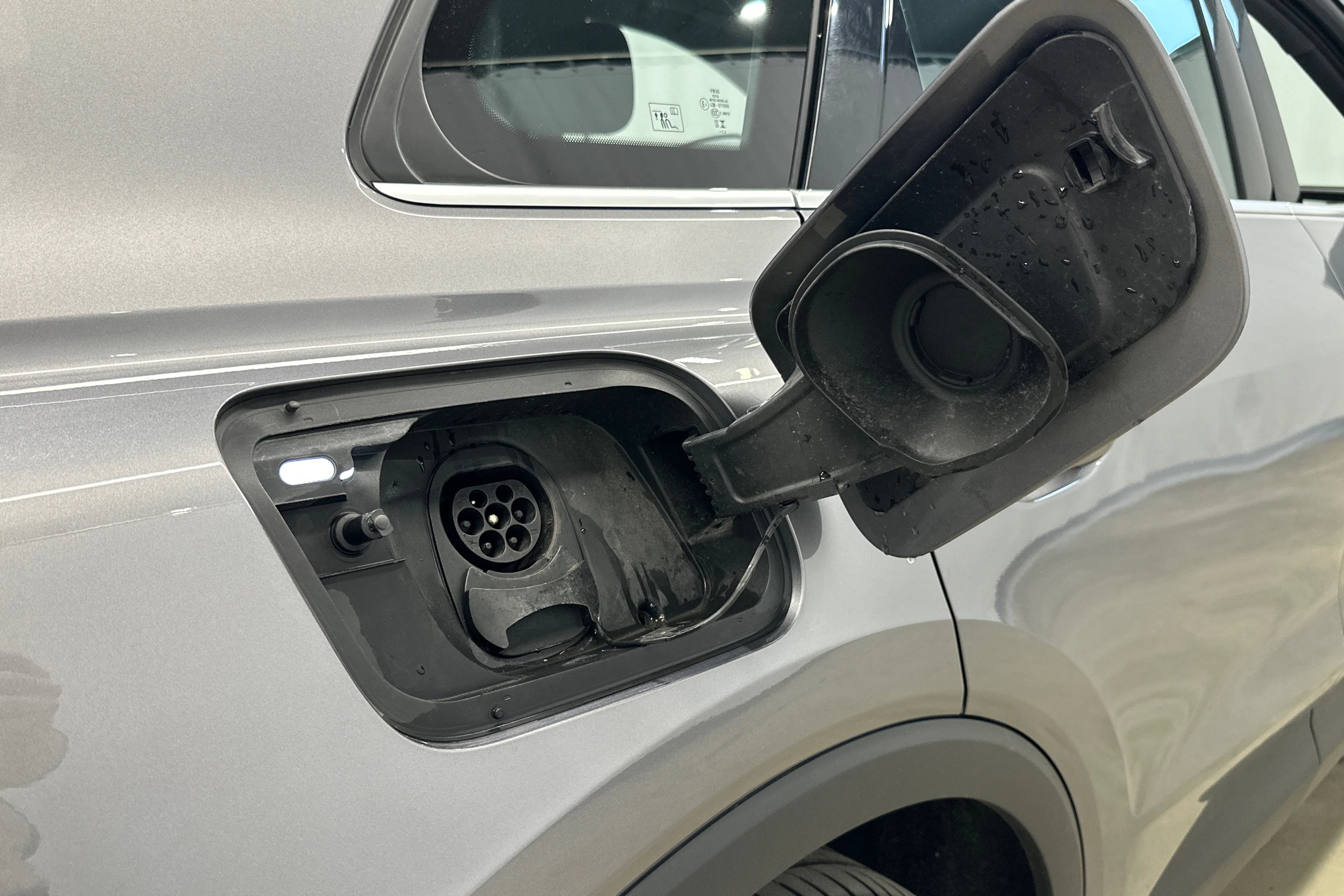 harmaa Audi Q4 e-tron 2024 kuva 29.