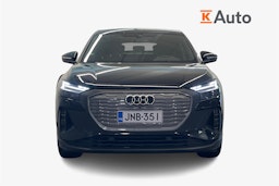 musta Audi Q4 e-tron 2024 kuva 6.
